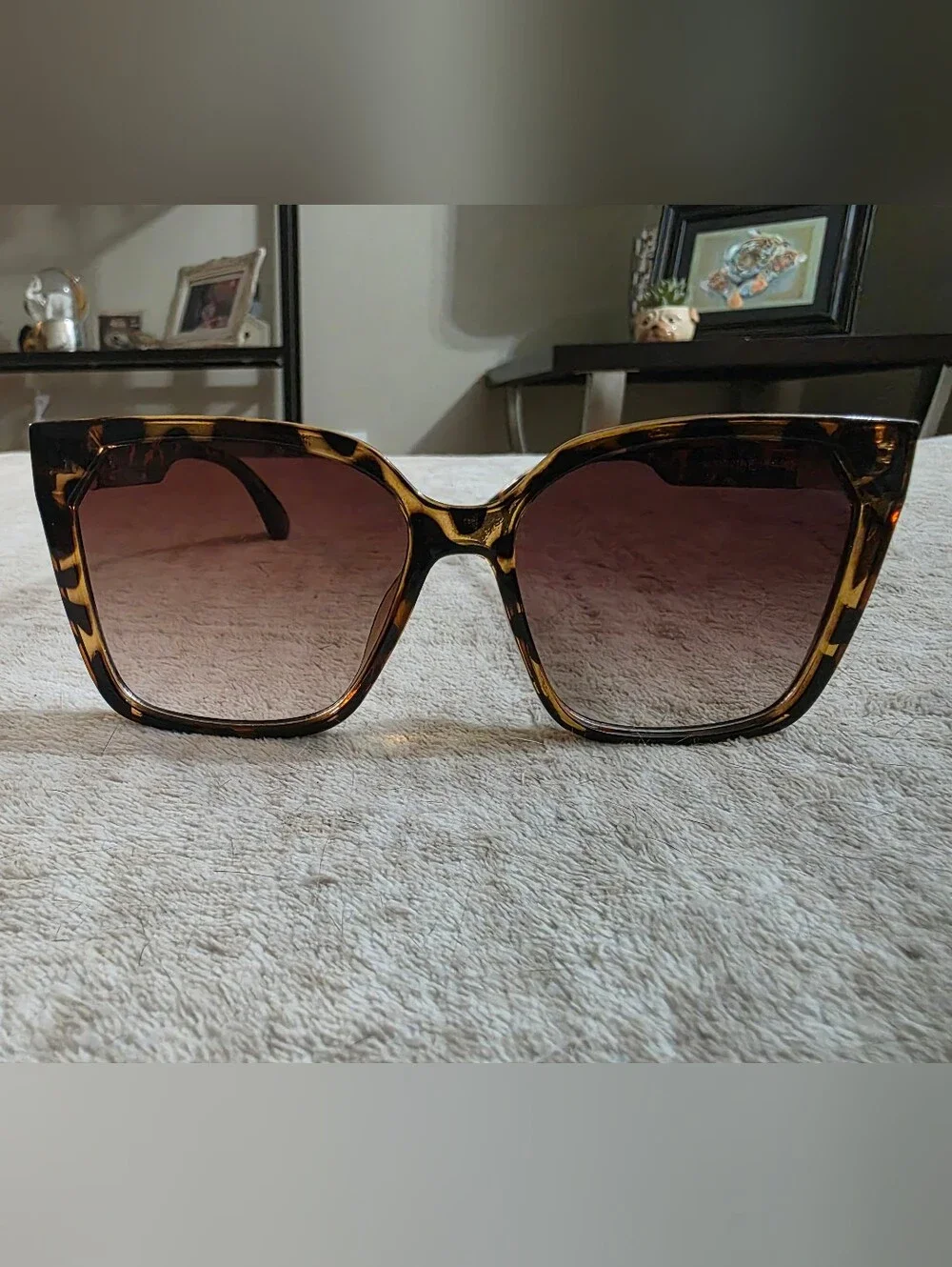 Fashion Tortoiseshell Women's Sunglasses with Brown Gradient Lenses